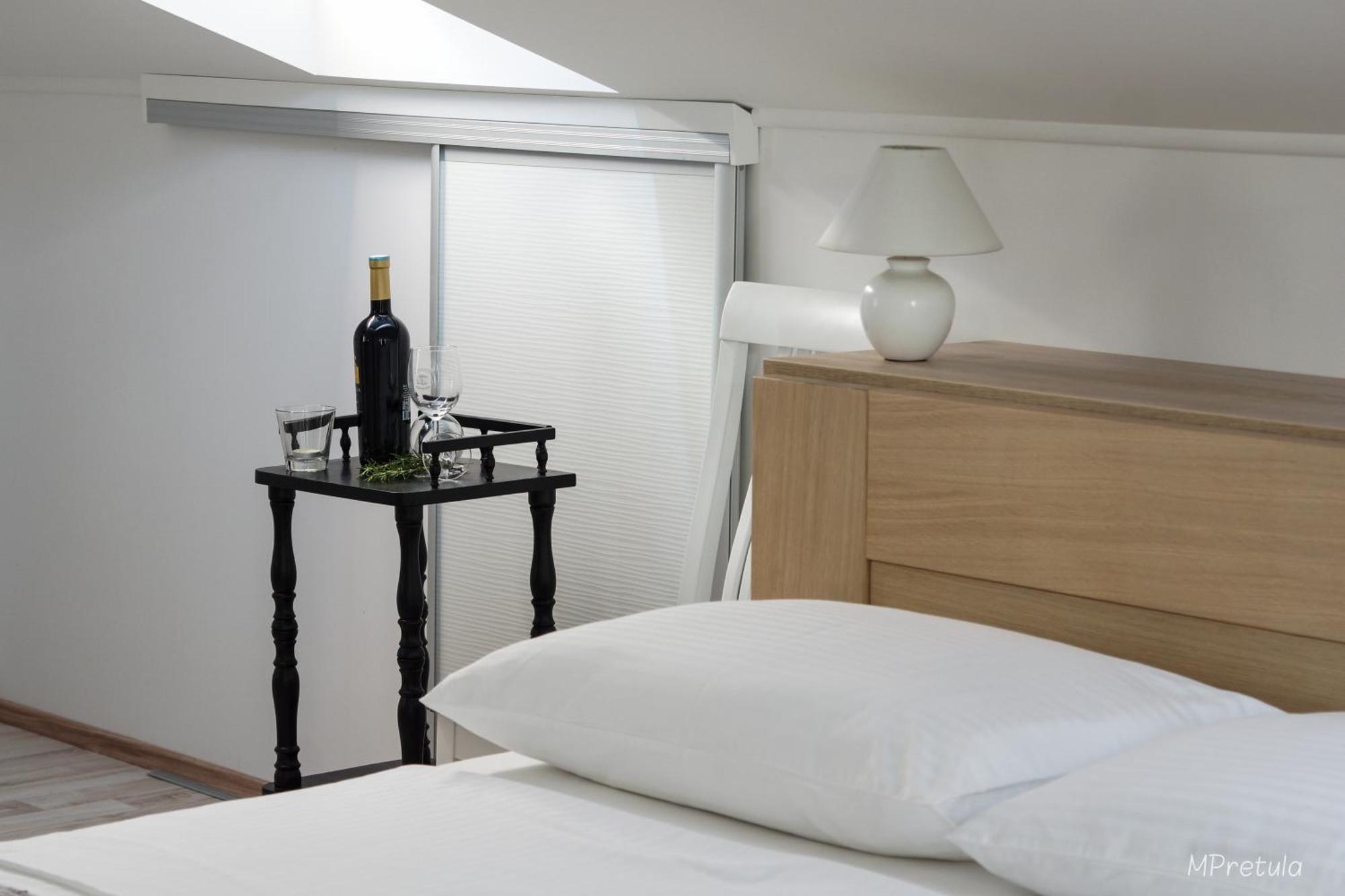 And Degra Apartment