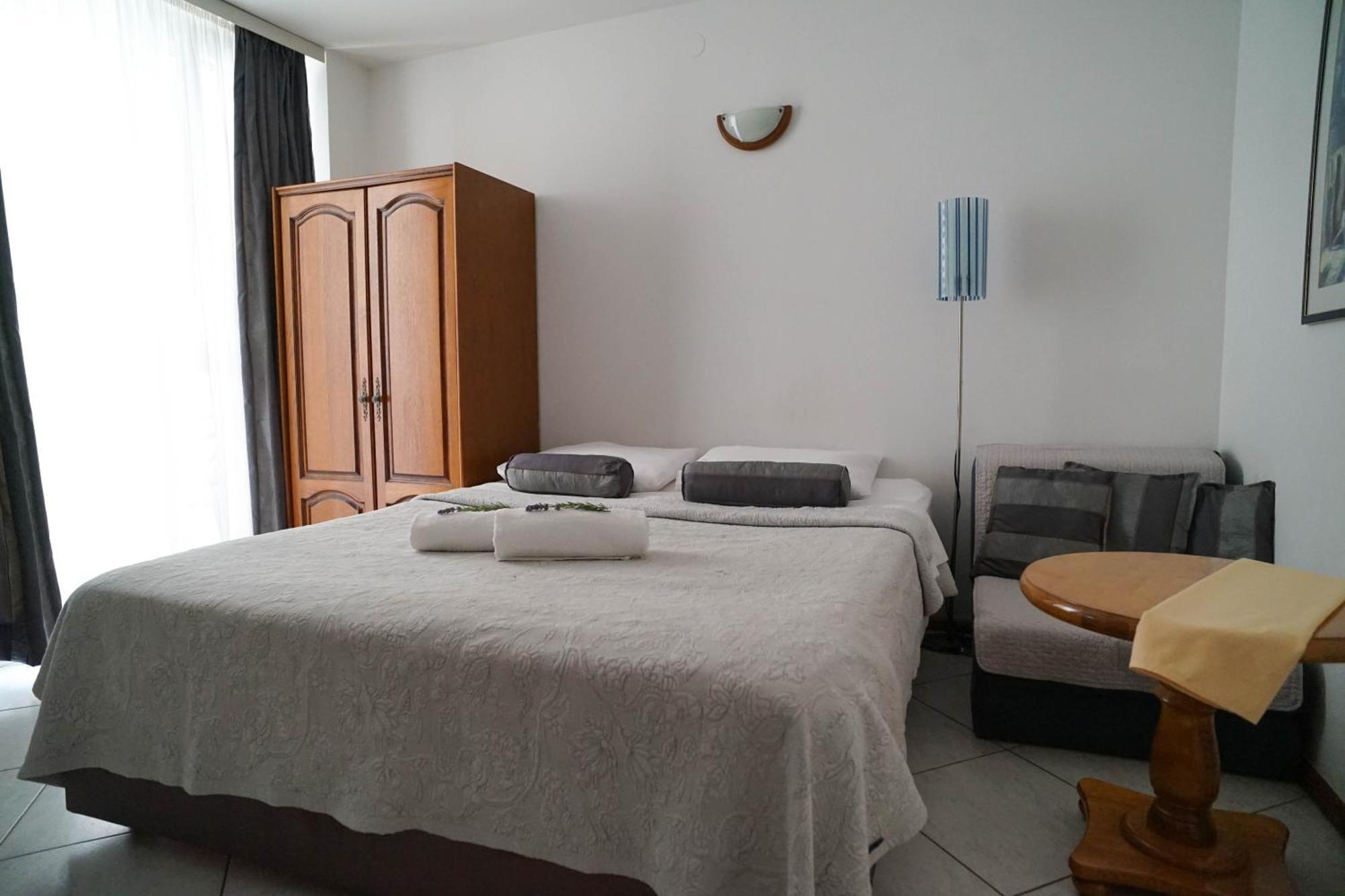 And Degra Apartment *